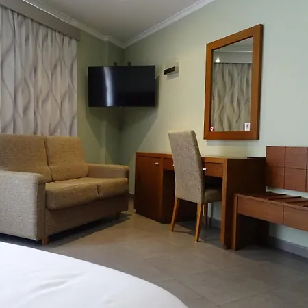 Otel Nou Avenida 2*