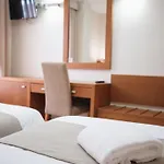 Nou Avenida ガータ・デ・ゴルゴス